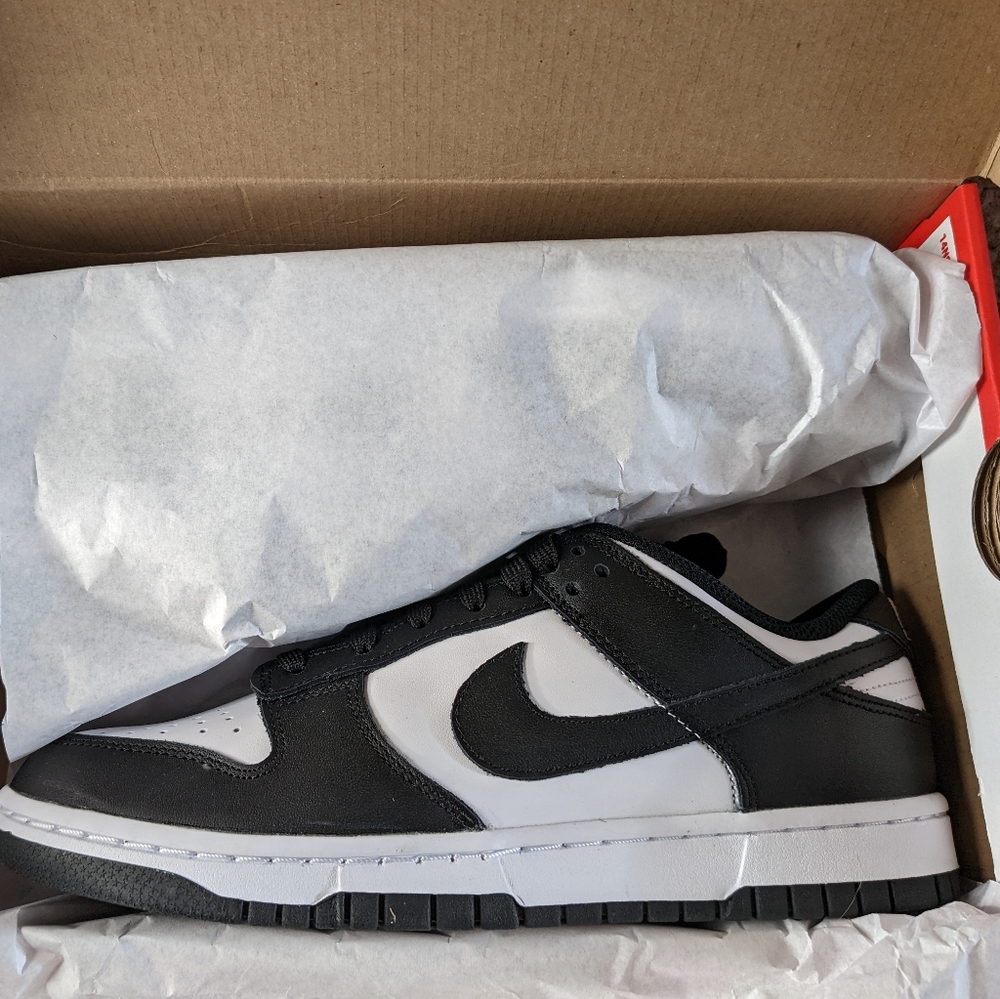 ***SOLD***"Nike Women's Dunk Panda Size 9
